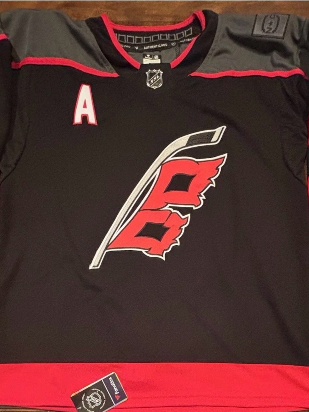 Carolina Hurricanes Sebastian Aho Black Jersey #20 Adult XL (54) NWT